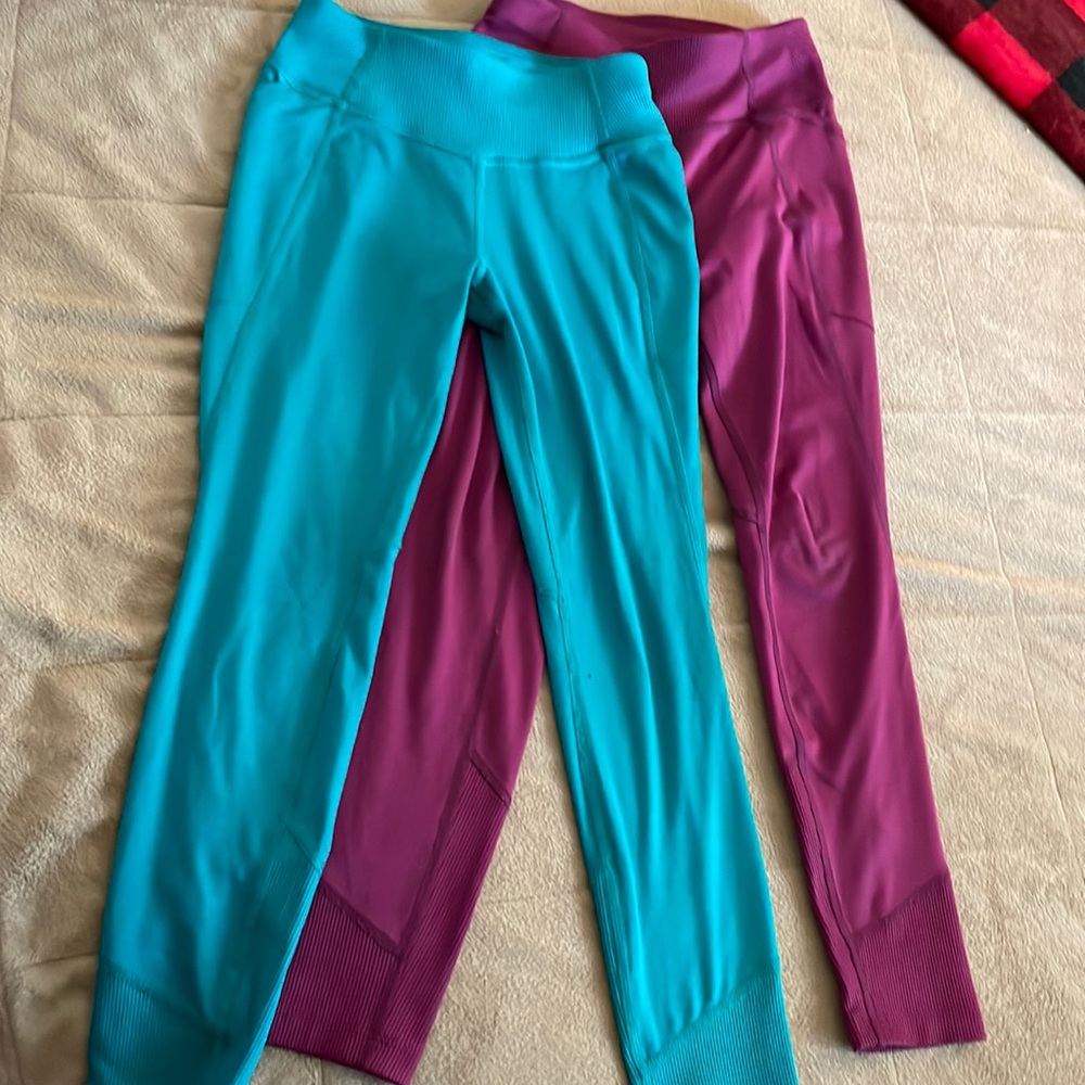 2 pair All in Motion side pocket activewear leggings, size M (7/8)